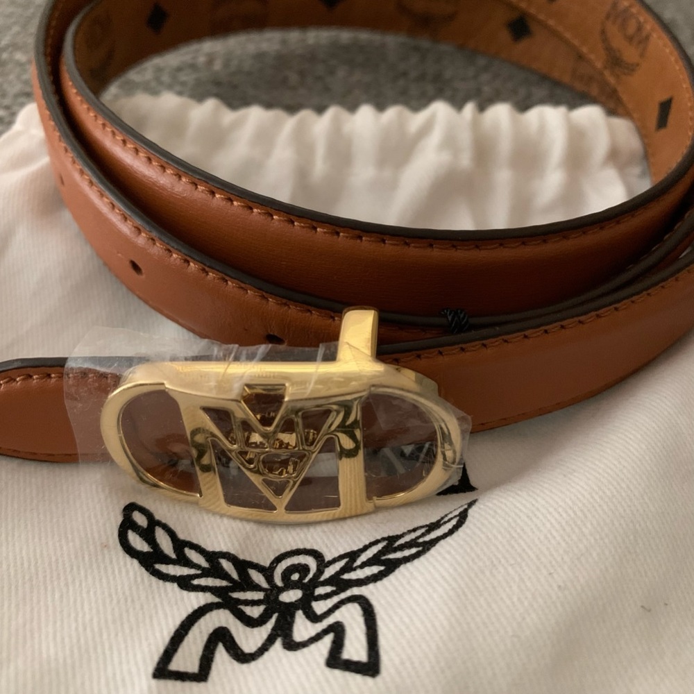 NWOT MCM REVERSIBLE  COGNAC BELT